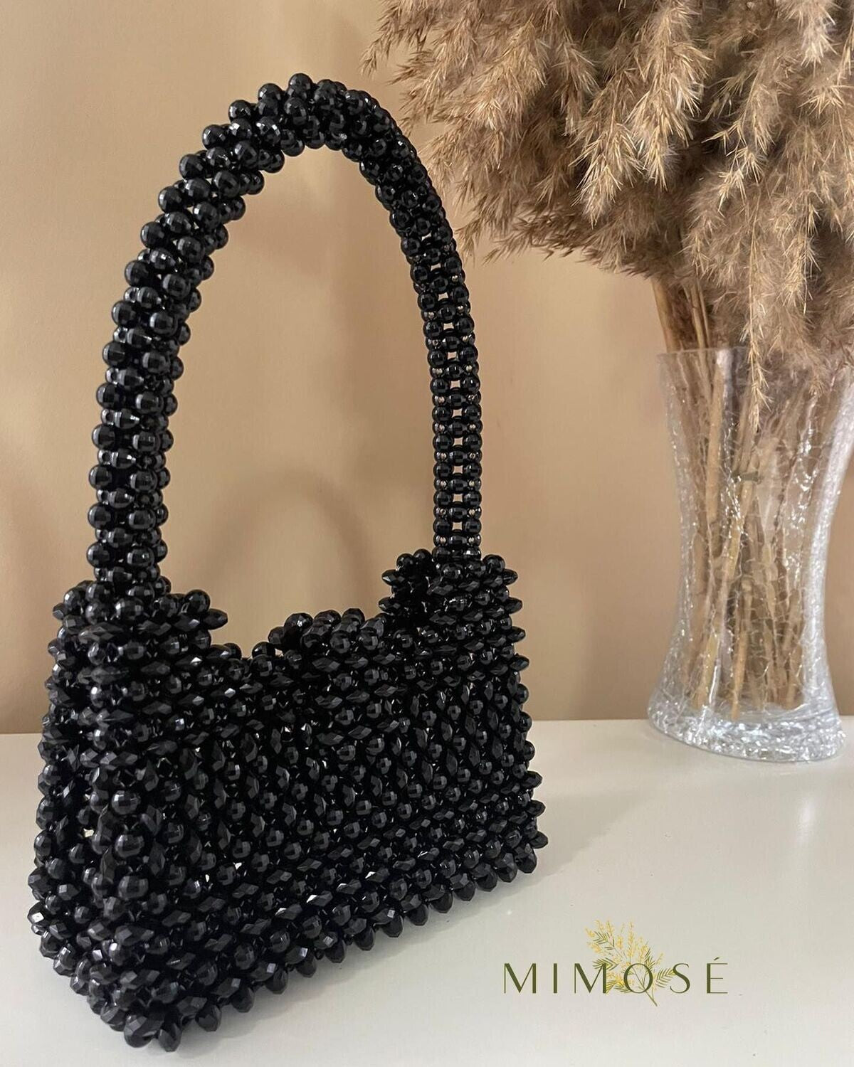 Mimosé nocturnal elegance